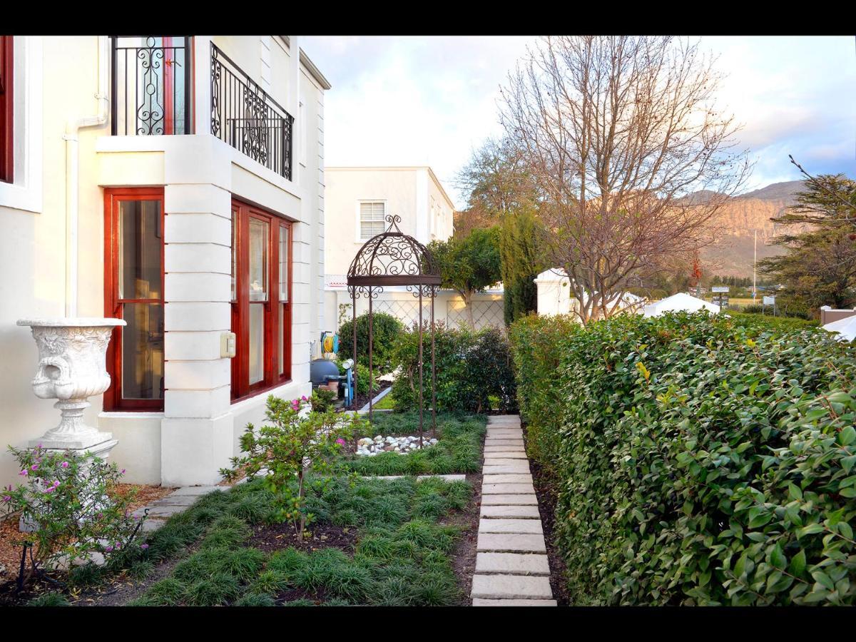 10 Villefranche Franschhoek Bagian luar foto